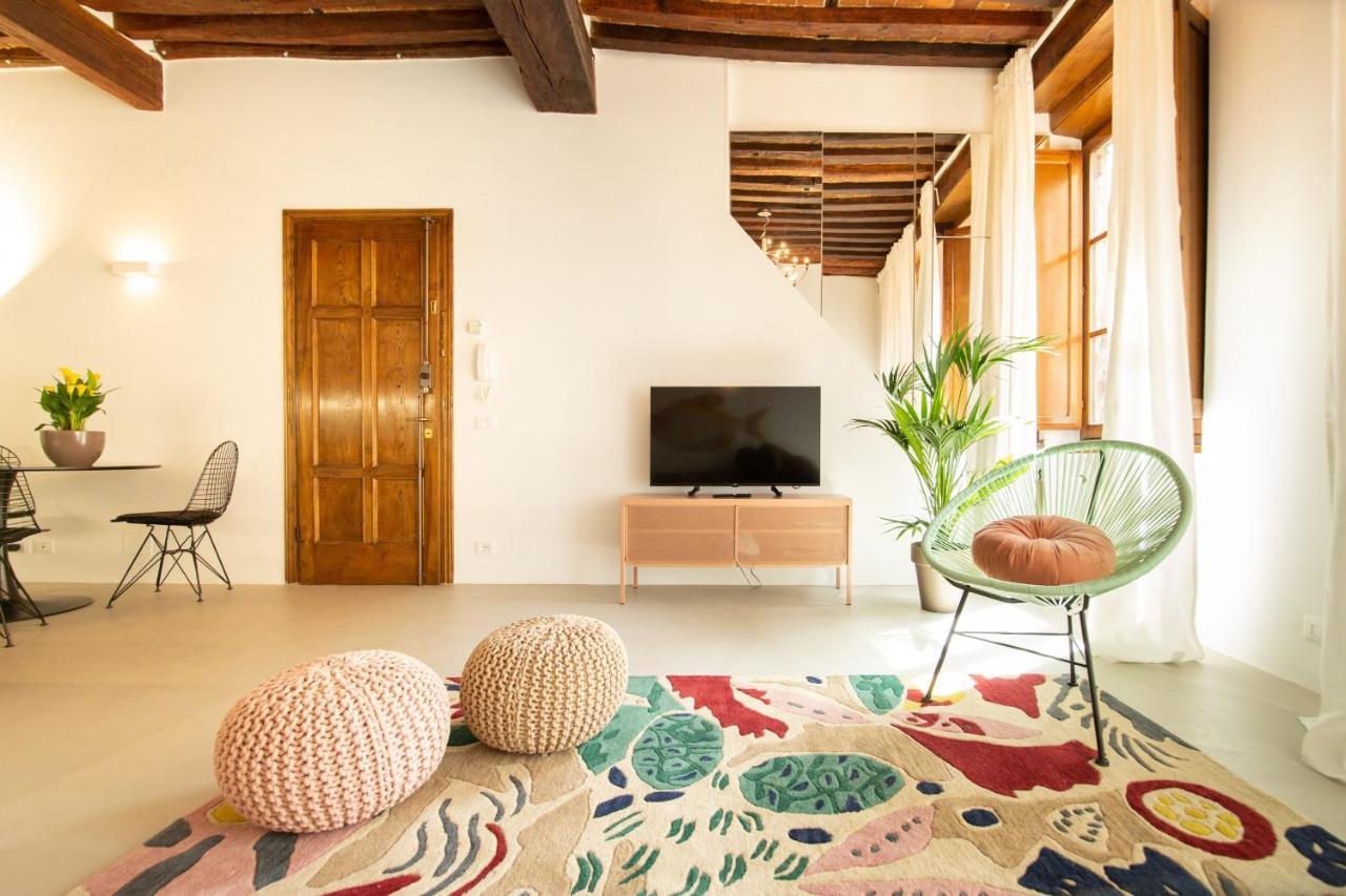 La Corticella Luxury Suite, With Terrace Apartment *